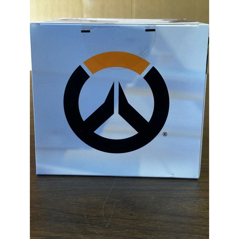 Blizzard Gear Merchandise‎ Overwatch Carbon Fiber Removable D.Va Figure W/Meka